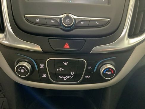 Used 2018 Chevrolet Equinox LS image 20