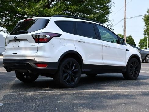Used 2017 Ford Escape SE w/ SE Sport Appearance Package FWD image 7