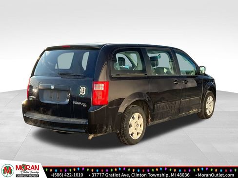 Used 2010 Dodge Grand Caravan SE image 5