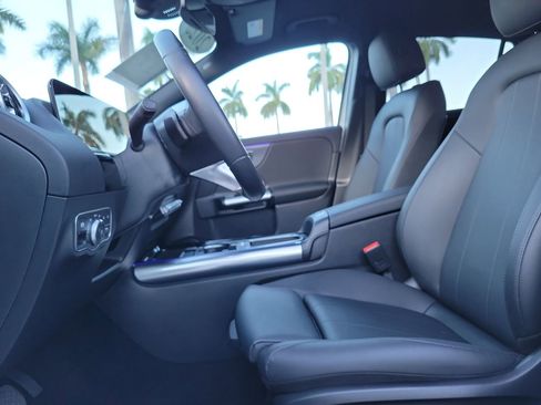 Certified 2025 Mercedes-Benz GLA 250 image 22