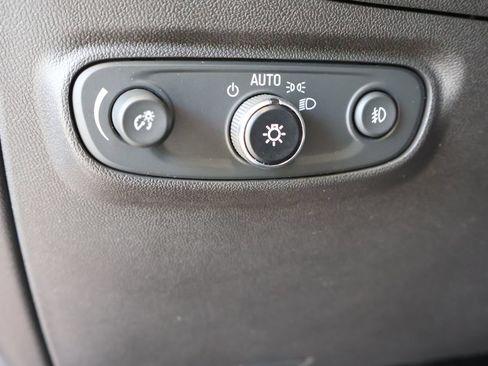 Used 2020 Chevrolet Equinox LT FWD image 20