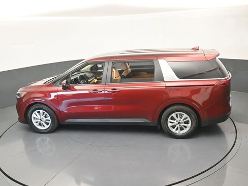 Used 2024 Kia Carnival LX FWD image 44