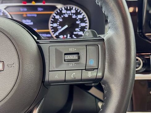Used 2023 Nissan Pathfinder SL AWD/4WD image 18