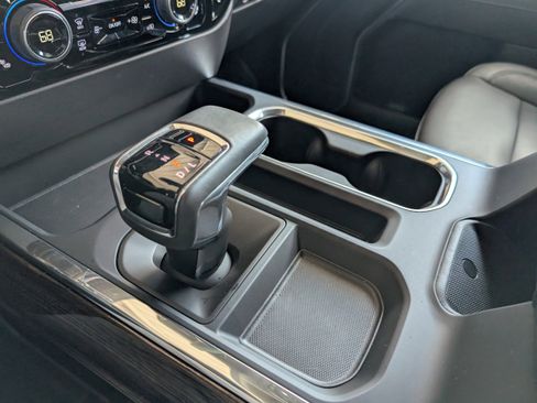 Used 2024 Chevrolet Silverado 1500 LT Trail Boss w/ Convenience Package II image 33