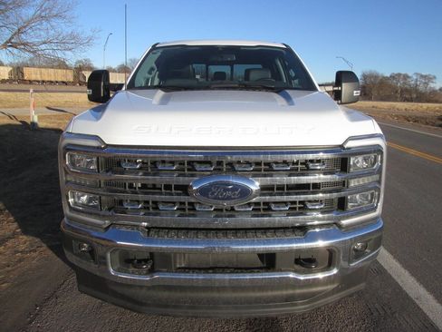 Used 2024 Ford F250 Lariat AWD/4WD image 4