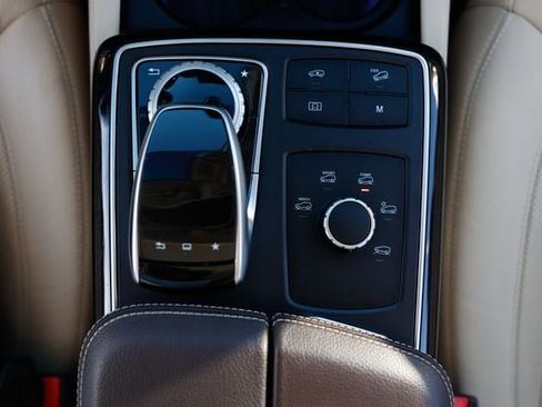 Used 2017 Mercedes-Benz GLS 550 4MATIC image 47