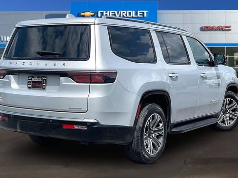 Used 2023 Jeep Wagoneer Series II AWD/4WD image 6