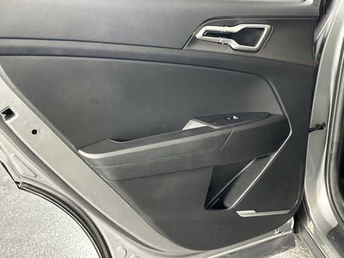 Used 2024 Kia Sportage LX image 30