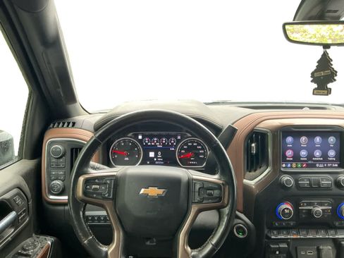 Used 2022 Chevrolet Silverado 3500 High Country w/ Technology Package AWD/4WD image 12