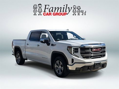 Used 2025 GMC Sierra 1500 SLT image 2