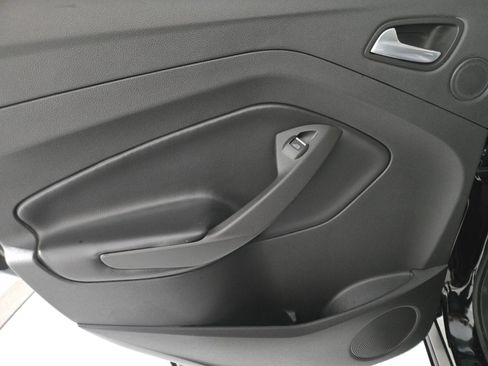 Used 2017 Ford Escape SE w/ Equipment Group 201A FWD image 20