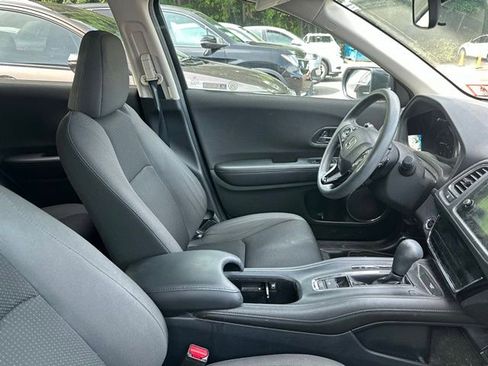 Used 2019 Honda HR-V EX image 3