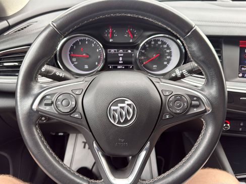 Used 2020 Buick Regal Preferred FWD image 9