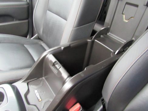 Used 2022 GMC Canyon AT4 image 23