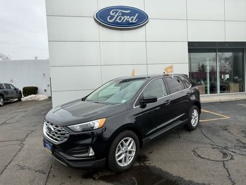 Certified 2022 Ford Edge SEL w/ Convenience Package image 2