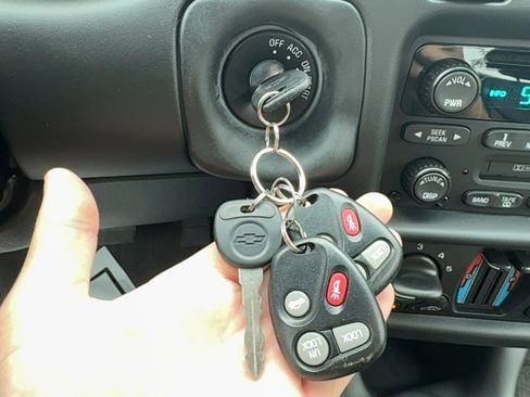 Used 2002 Chevrolet Monte Carlo SS w/ Preferred Equipment Group image 28