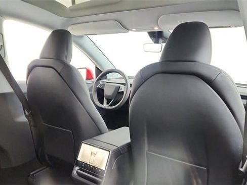 Used 2026 Tesla Model Y Long Range image 25