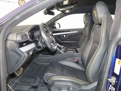 Used 2021 Lamborghini Urus image 12
