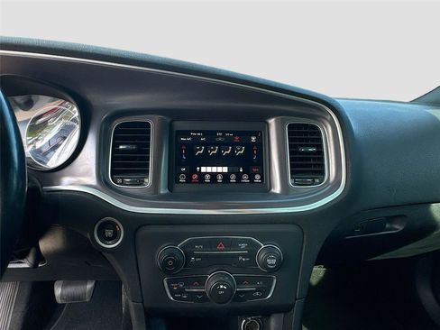 Used 2020 Dodge Charger SXT image 8