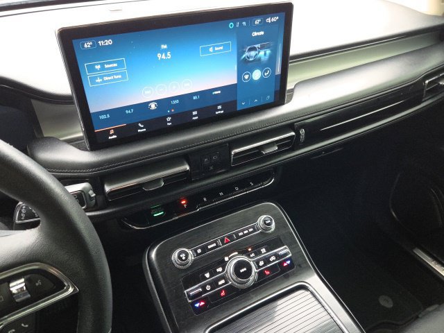 Used 2021 Lincoln Nautilus AWD image 11