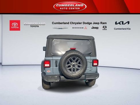 Used 2025 Jeep Wrangler Sport S image 7