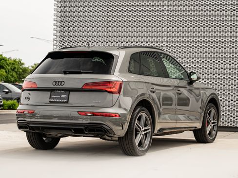 Certified 2025 Audi Q5 e Premium Plus w/ Premium Plus Package AWD/4WD image 4