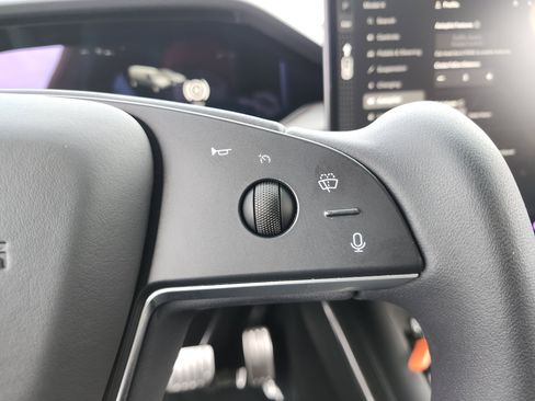 Used 2023 Tesla Model X AWD/4WD image 37