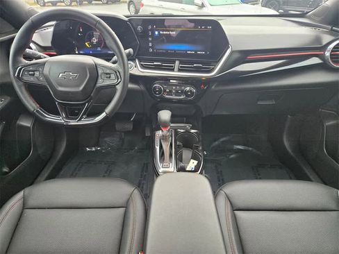 Used 2024 Chevrolet Trax RS image 9