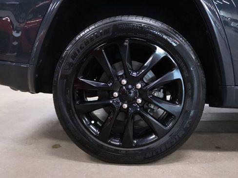 Used 2018 Jeep Grand Cherokee Altitude image 33