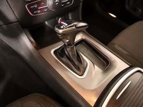 Used 2022 Dodge Charger SXT image 7