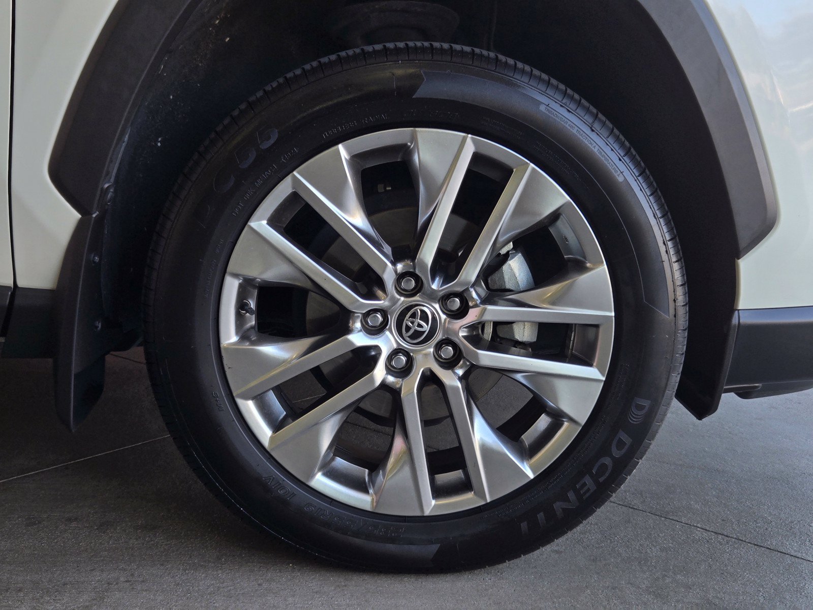 Certified 2021 Toyota RAV4 XLE Premium FWD image 5