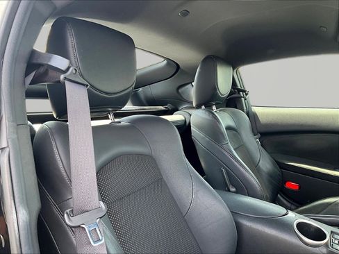 Used 2018 Nissan 370Z Touring RWD image 23