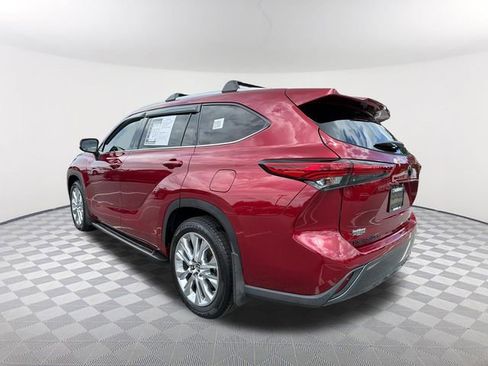 Used 2023 Toyota Highlander Limited FWD image 7