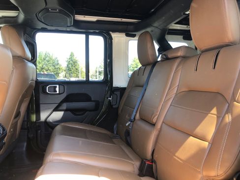 Used 2021 Jeep Wrangler Unlimited Sahara w/ Cold Weather Group image 11