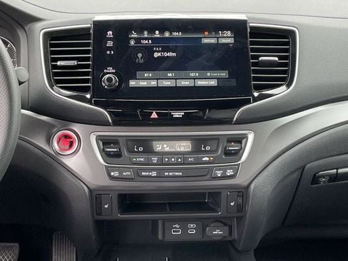 Used 2025 Honda Passport EX-L image 16