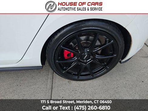 Used 2018 Volkswagen GTI SE image 20