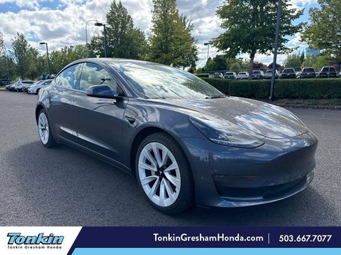 Used 2023 Tesla Model 3 Standard Range RWD image 1