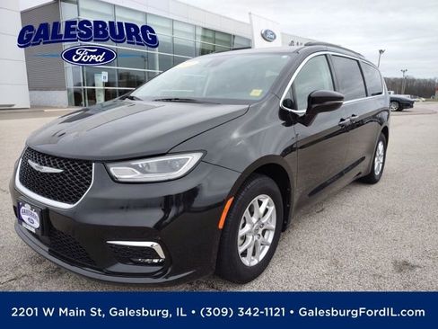 Used 2022 Chrysler Pacifica Touring-L FWD image 1
