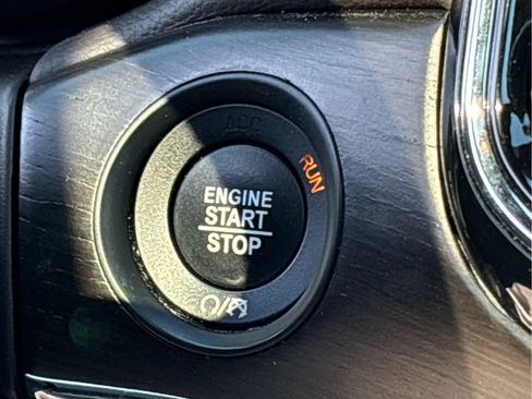 Used 2019 Jeep Grand Cherokee Overland image 17