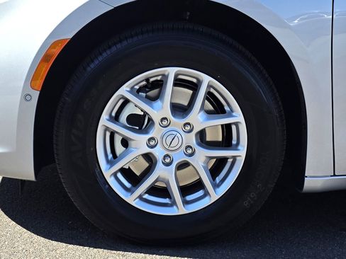 New 2026 Chrysler Pacifica Select image 9