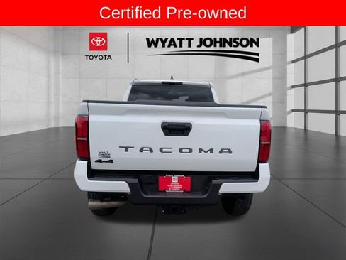Certified 2025 Toyota Tacoma TRD Off-Road AWD/4WD image 4