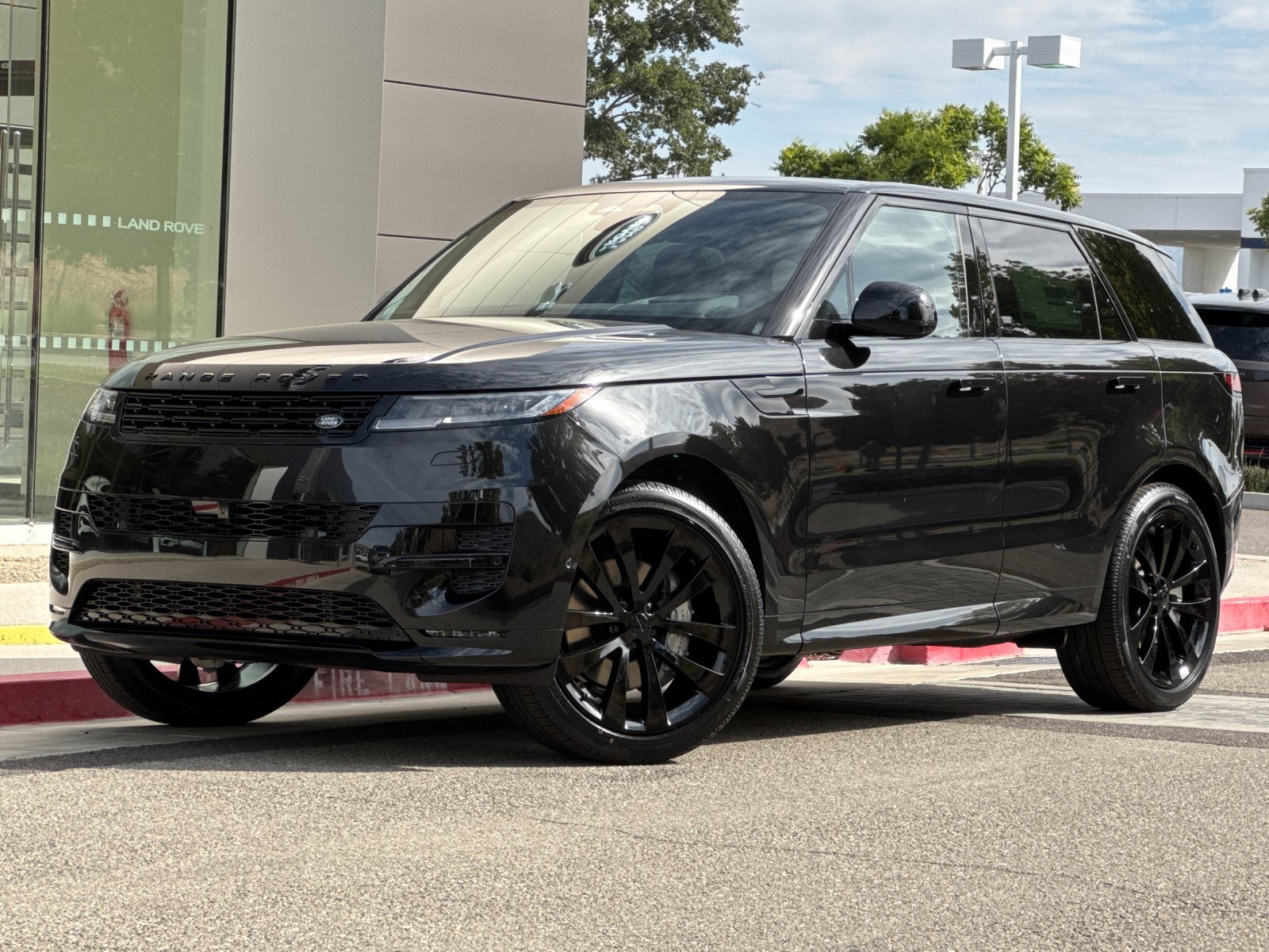 New 2026 Land Rover Range Rover Sport Dynamic SE AWD/4WD image 2