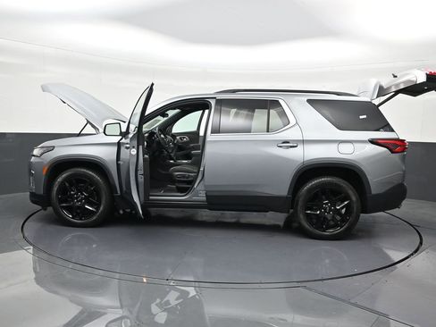 Used 2023 Chevrolet Traverse LT image 34