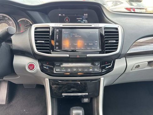 Used 2017 Honda Accord EX-L image 24