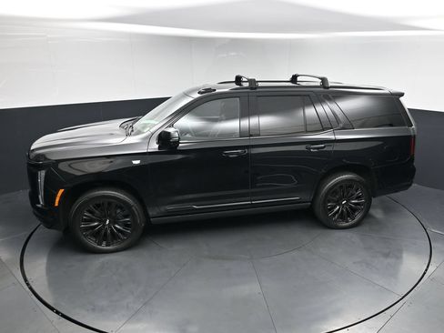 Used 2025 Cadillac Escalade Sport w/ LPO, ONYX Package AWD/4WD image 13
