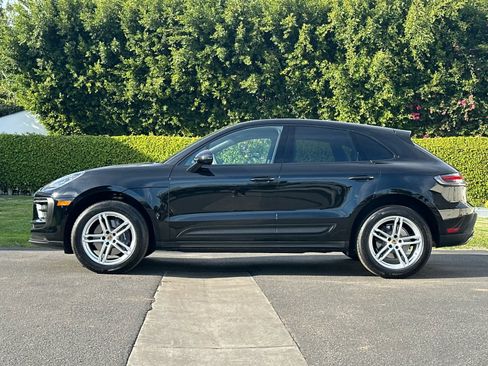 Certified 2025 Porsche Macan image 2
