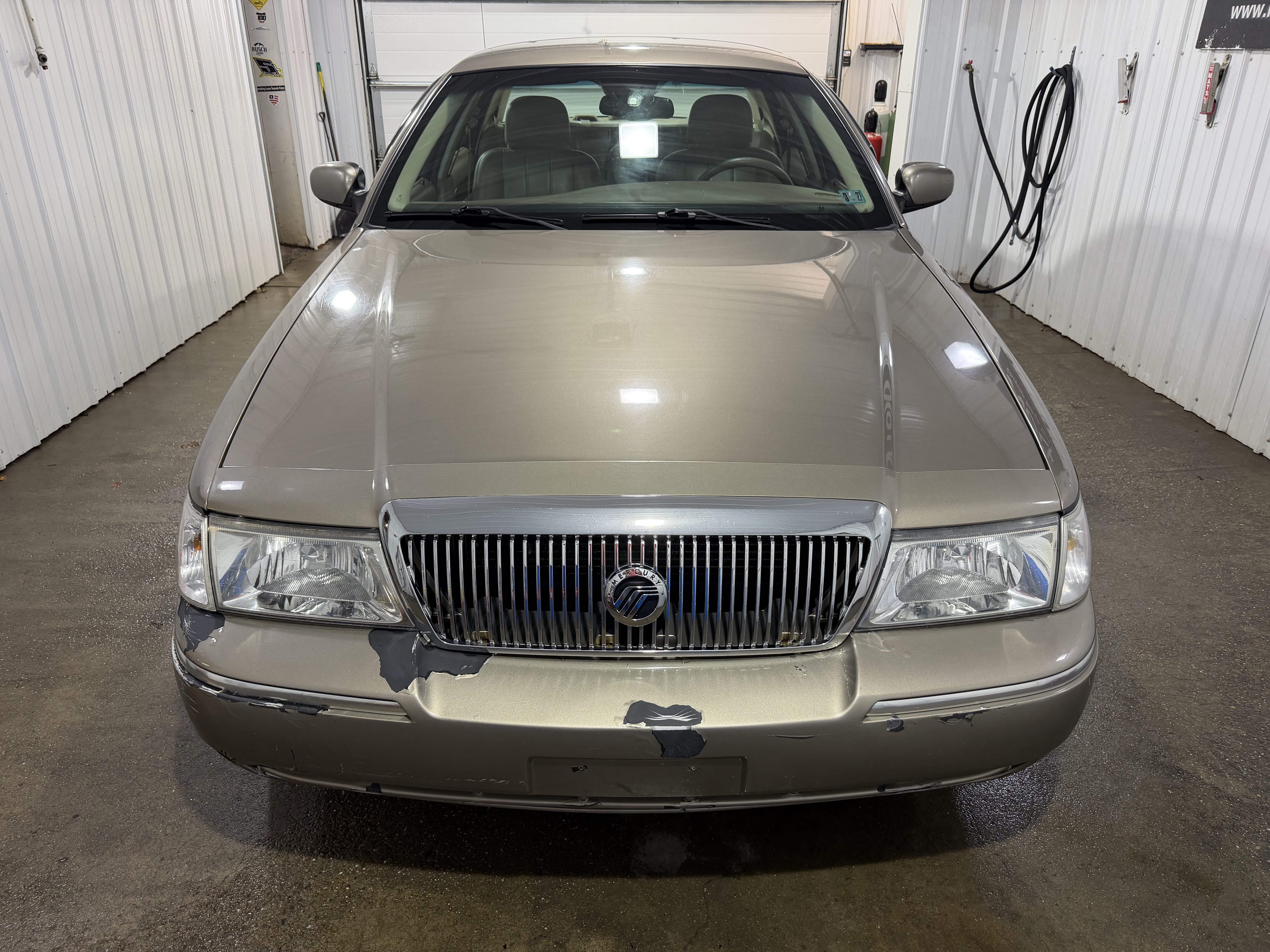 Used 2005 Mercury Grand Marquis LSE RWD image 3