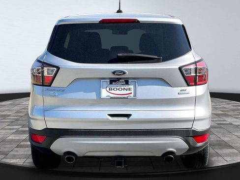 Used 2017 Ford Escape SE FWD image 4