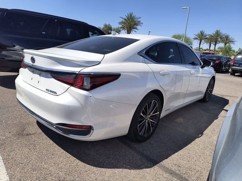 Used 2022 Lexus ES 300h w/ Premium Package image 5