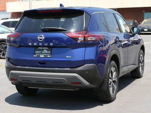 Used 2023 Nissan Rogue SV FWD image 3